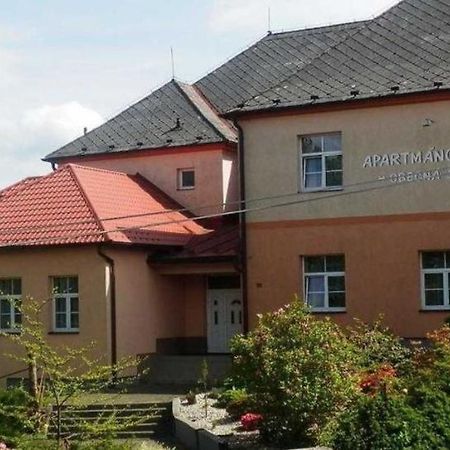 Apartmanovy Dum Obecna Skola Svetlik Exterior photo