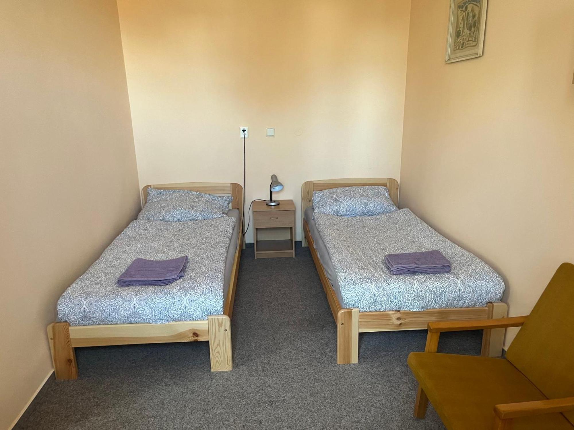 Apartmanovy Dum Obecna Skola Svetlik Exterior photo